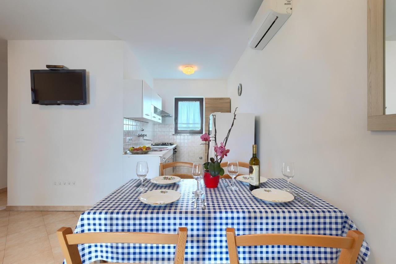 Apartmani Martina Poreč Buitenkant foto
