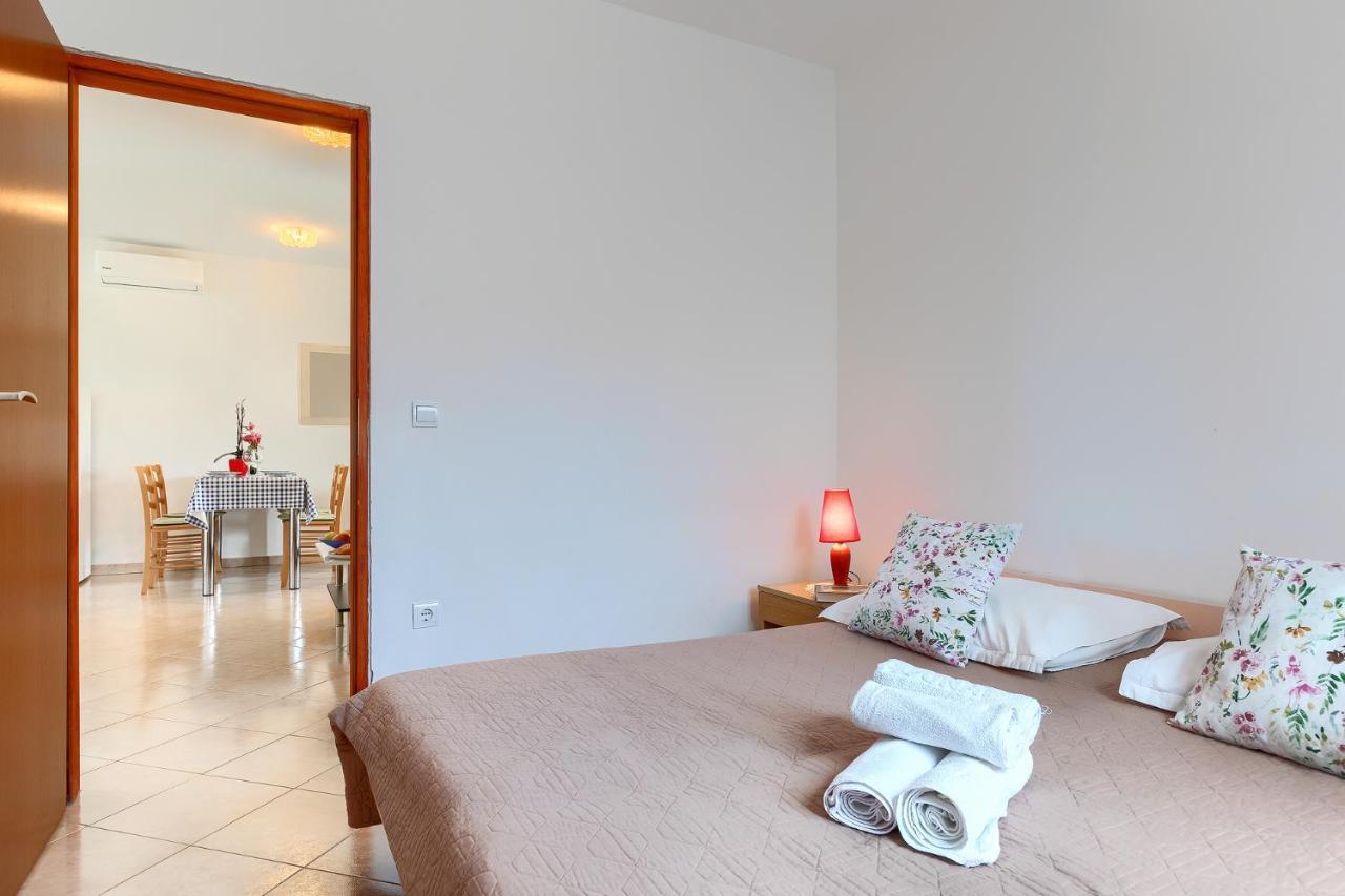 Apartmani Martina Poreč Buitenkant foto