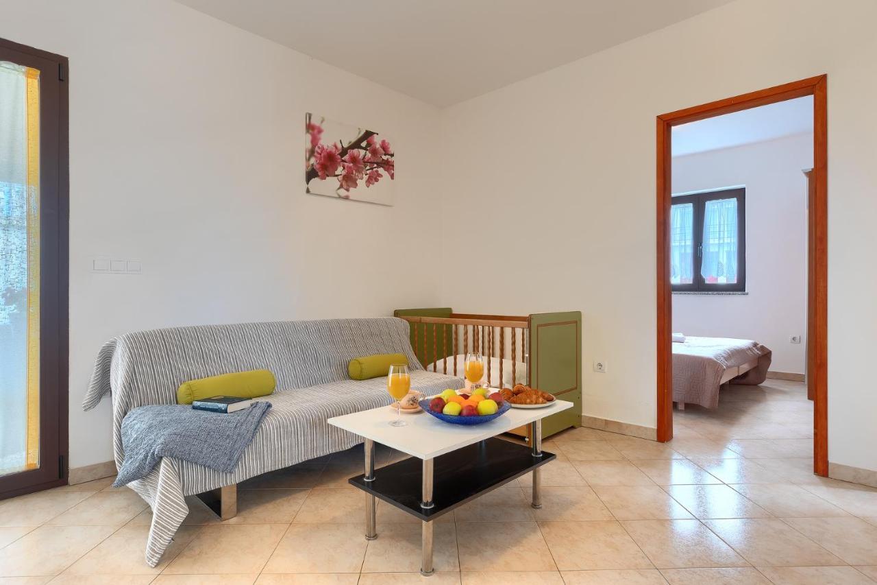 Apartmani Martina Poreč Buitenkant foto