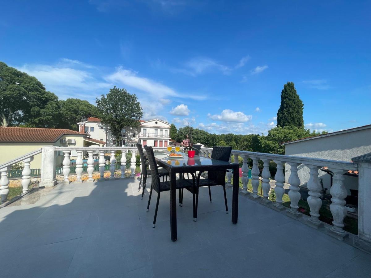 Apartmani Martina Poreč Buitenkant foto
